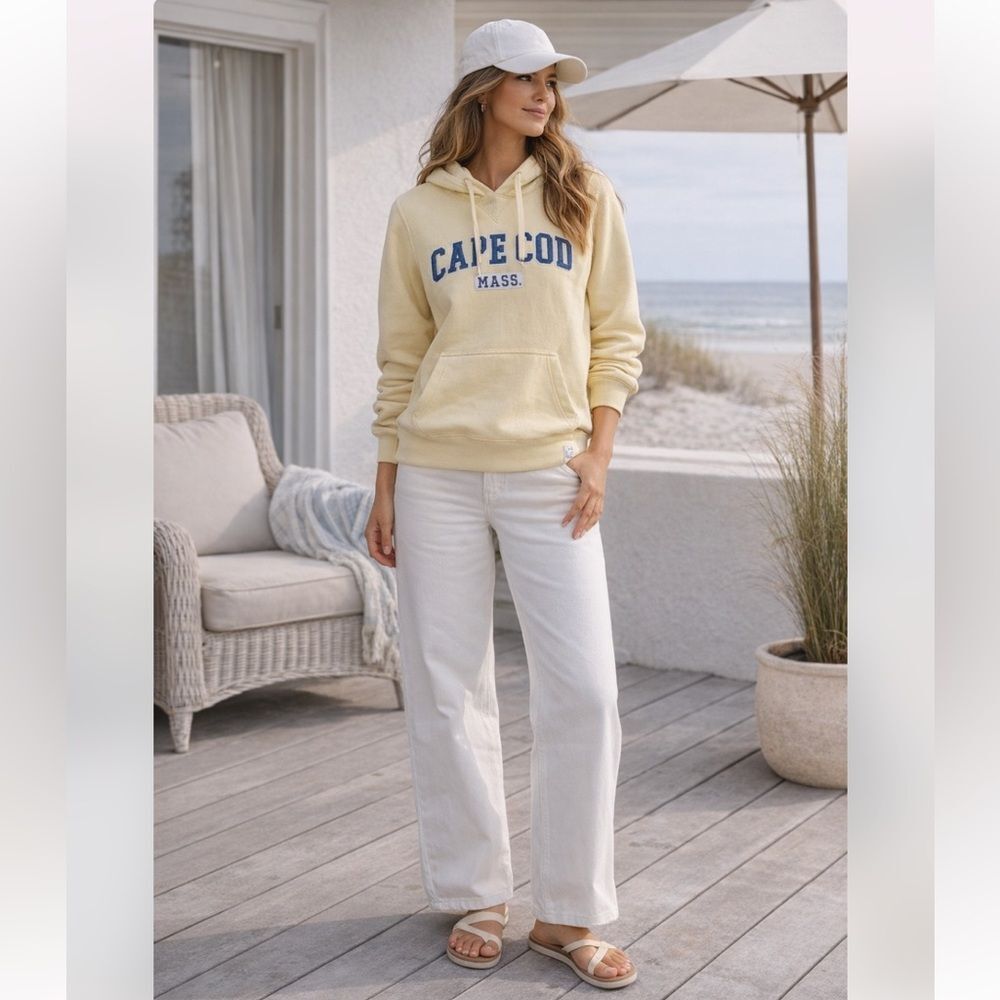 Cuffy’s Cape Cod Mass Hoodie in Soft Pastel Yellow S